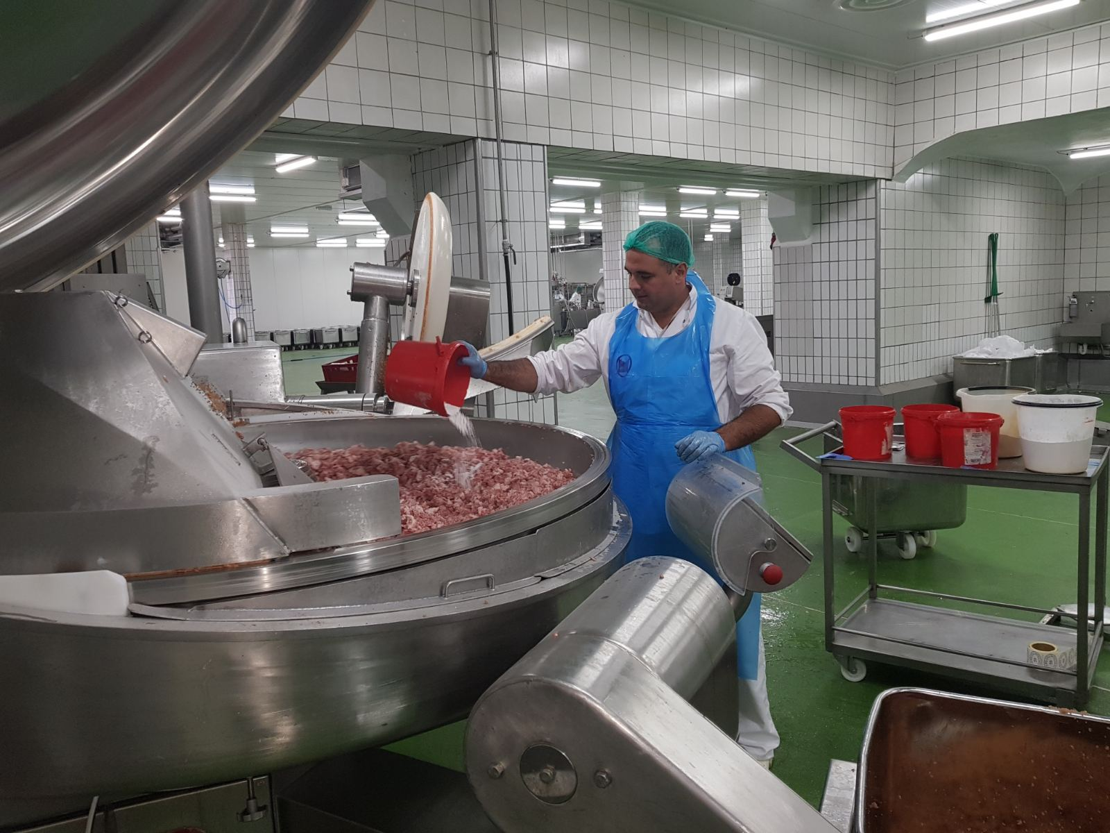 Meat industry expert in a facility